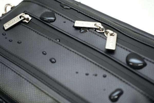 防災グッズメーカーのLA・PITAが開発！雨の日やアウトドアでもガンガン使えるタフな軽量快適ボディバッグをCAMPFIREにて公開