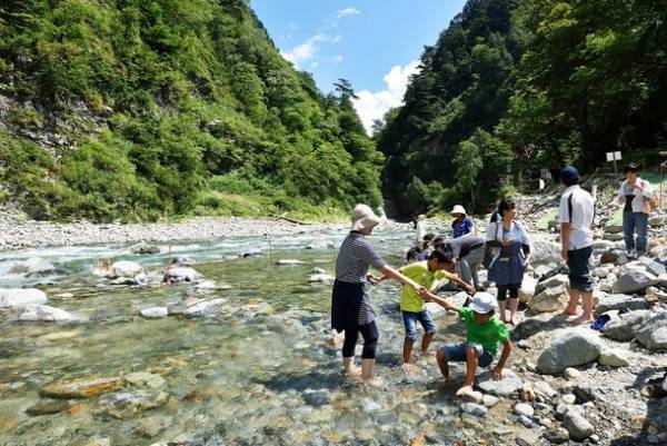 小学生のトロッコ電車運賃が無料になる「夏休みこどもデー」割引　黒部峡谷トロッコ電車が7月22日(土)から8月10日(木)まで実施