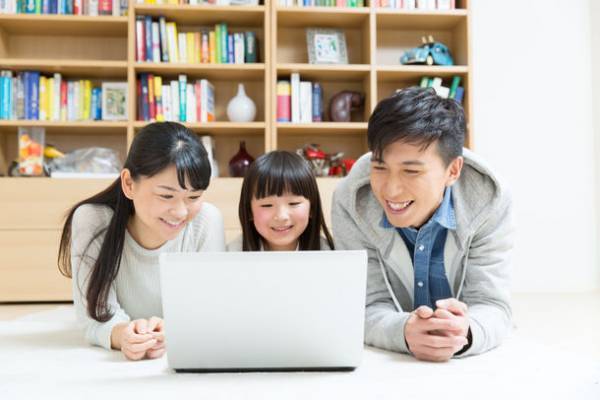 夏休みに英語力を集中的に伸ばす！「ECOMオンライン英会話」が最安値単価で毎日受講できる夏の特別プランを提供開始