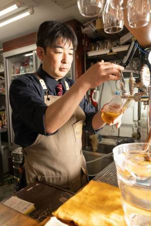 ビールシーズン到来　麦酒大学発の“大人の謎解きビアカクテル”『ロゼ・ツシウト』を7月12日(水)より提供開始　誕生記念企画としてサマーキャンペーンも実施