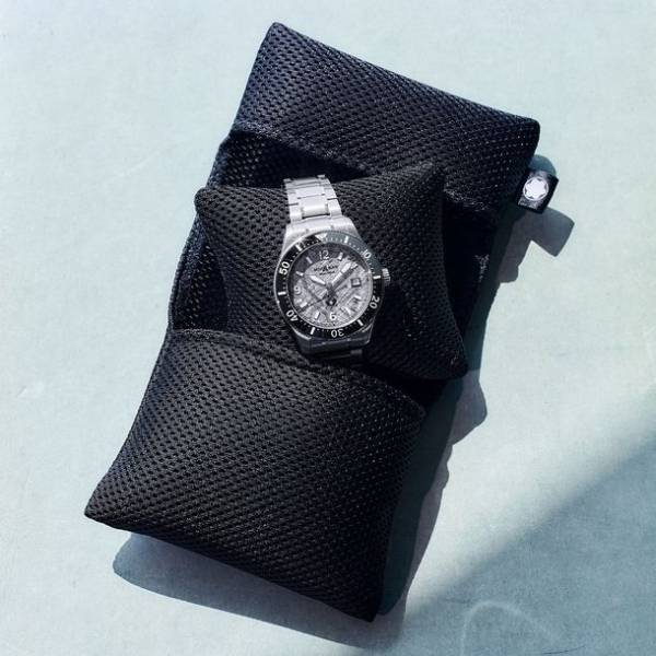 モンブラン、「MONTBLANC TIMEPIECE CAMPAIGN」を開催　ウォッチ購入で「ウォッチクッションポーチ」プレゼント