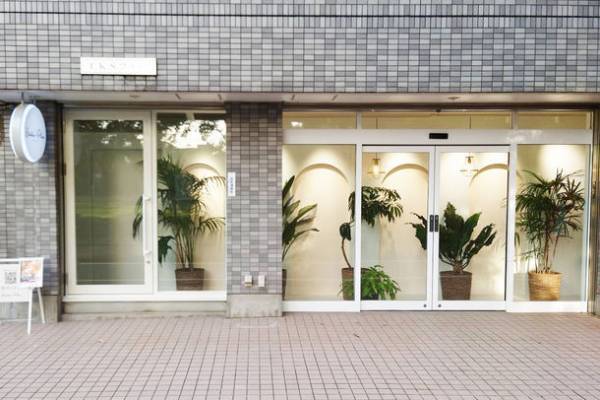 オープン1周年記念までカウントダウンキャンペーン開催！立川・国立の天然鉱石ホットヨガならスタジオプラス