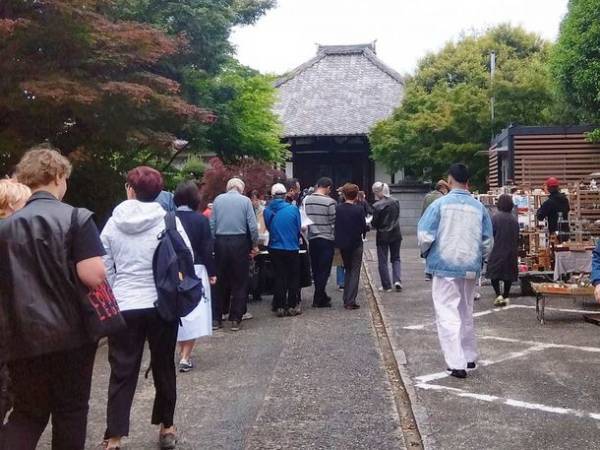 秋の谷中骨董市を9月・10月・11月に開催　骨董市の様子を撮影・配信してくれるYouTuberも募集