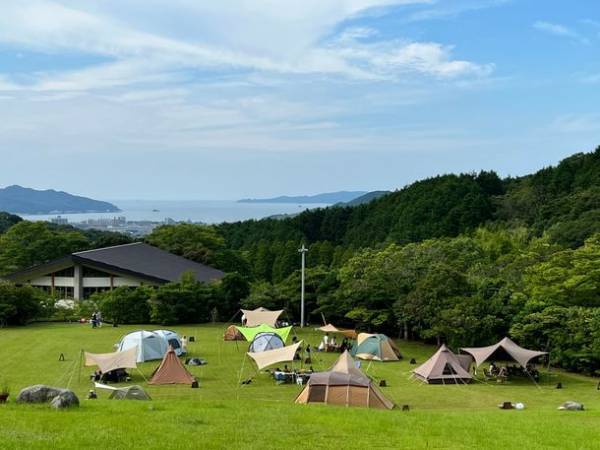 博多駅から車で30分で本格的なアウトドア体験！「IMAJUKU CAMP BASE」新たなオートサイトが7/29オープン
