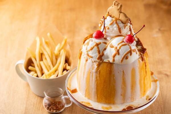 静岡のロングセラーご当地パン「のっぽパン」と「熱海プリン」がコラボ！2万本限定『コラボのっぽパン』など、夏季限定メニューが続々登場