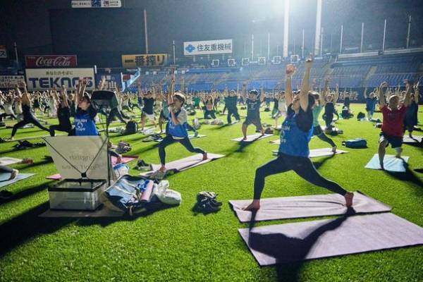 日本最大級のヨガイベント『STADIUM NIGHT YOGA 2023』追加開催決定　外国人観光客が英語で参加できるナイトヨガ！