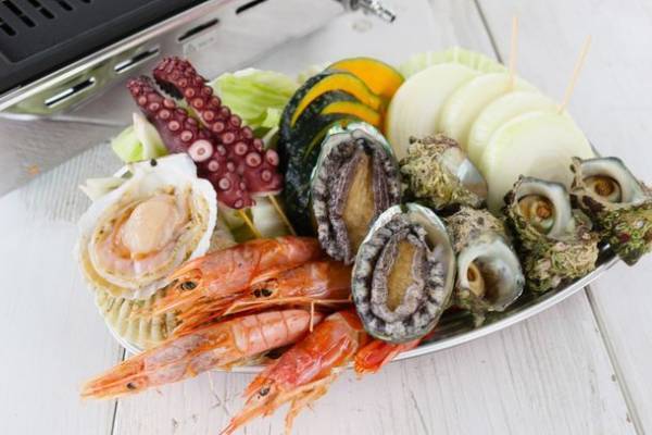 兵庫県淡路島の観光複合施設「淡路島タコステ」がバーベキュー(BBQ)サイトをオープン！～夏休みはアワビにサザエ贅沢海鮮に舌鼓み～