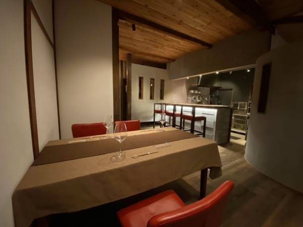 熱海の別荘地・西山に一軒家レストラン「YOFUKASHI」オープン！完全予約貸切制の“セカンドダイニング”誕生