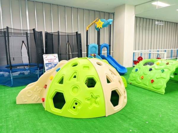 親子で夢中になる室内遊園地「キッズランドUS 福岡大牟田店」　福岡県大牟田市岬町に7月20日(木)グランドオープン！