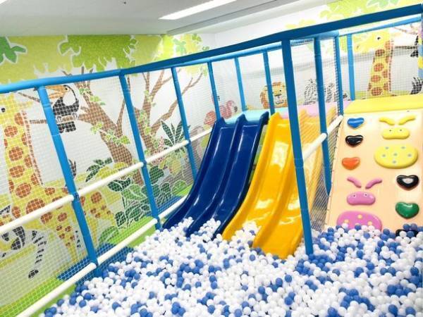 親子で夢中になる室内遊園地「キッズランドUS 福岡大牟田店」　福岡県大牟田市岬町に7月20日(木)グランドオープン！