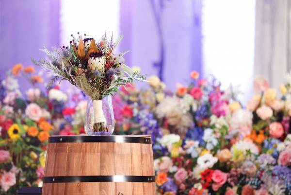 〜きゃりーぱみゅぱみゅの世界観を花とみどりで体現〜『祝・日比谷野音100周年きゃりーぱみゅぱみゅ Special Live 2023 - Midnight Sun -』に協賛。7月15日（土）に開催されたライブの、ステージ装飾、及びステージフラワーアイテムを日比谷花壇がプロデュースしました。