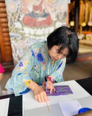 お盆やお彼岸に向けて、ご仏壇やお墓のお供えに　亡くなった人へ想いを届ける友禅和紙のお手紙つつみ「おくりふみ」づくりワークショップを8月11日に開催！