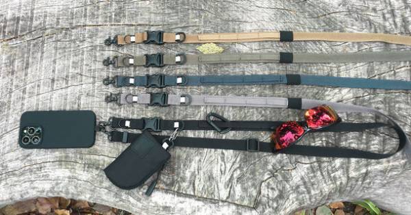 アウトドア派に人気のマルチストラップがバージョンアップ！7月25日(火)より、タフすぎる耐水ミニ財布と同時販売開始