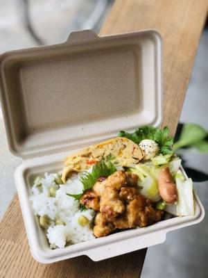 劇団「地点」がプロデュースした京都の食堂「タッパウェイ」がリニューアルオープン！