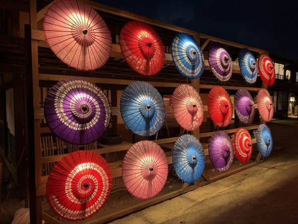 ＜京都・映画村＞江戸の町を和の装飾や和灯り、花魁道中で彩るナイトイベント「夏の宵祭」8月に10日間限定開催！