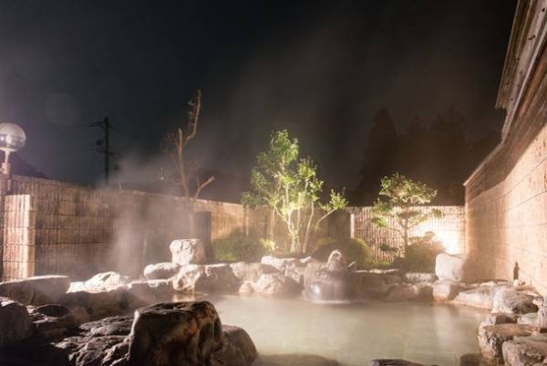 森に囲まれた貸別荘＆カフェ「TEF TANIGUMI」1周年！岐阜にゆかりあるゲストを招いた特別内覧会を実施　隣接の根尾川谷汲温泉は入泉料半額のスペシャルデー