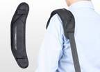 お手持ちのカメラバッグやビジネスバッグに装着し肩への負担を軽減する「3Dフォームショルダーパッド」を新発売！