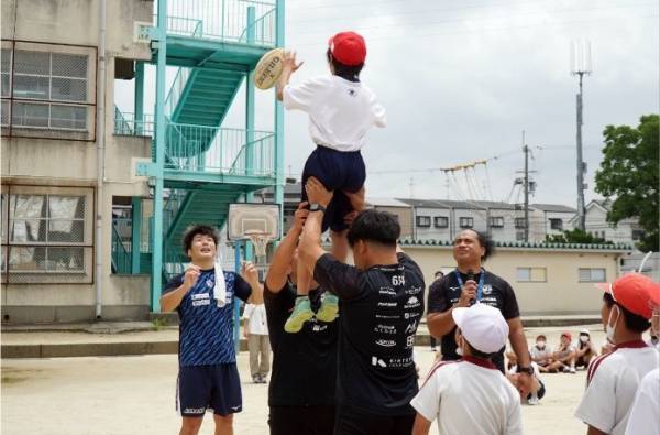 ８月５日（土）、浜名湖サービスエリアに「花園近鉄ライナーズ」の現役選手がやって来ます！！