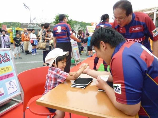 ８月５日（土）、浜名湖サービスエリアに「花園近鉄ライナーズ」の現役選手がやって来ます！！