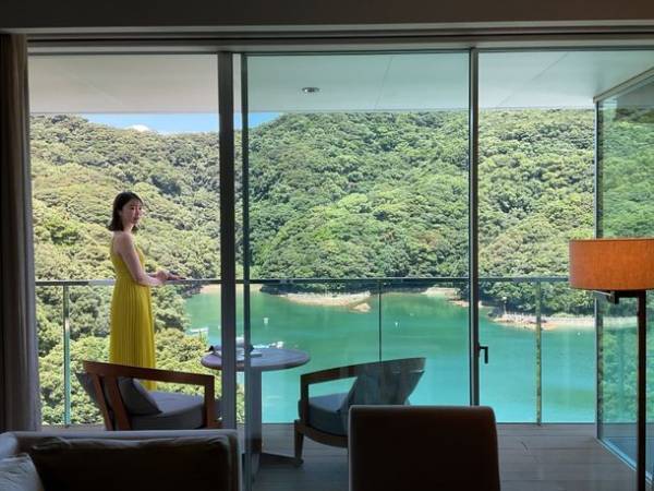 オリーブベイホテル 10周年記念　日本では限定10本しかない最高級シャンパンとスイートルームでラグジュアリーな1日を体験いただける1泊330万円の宿泊プランを1組限定(4名様まで)で販売開始