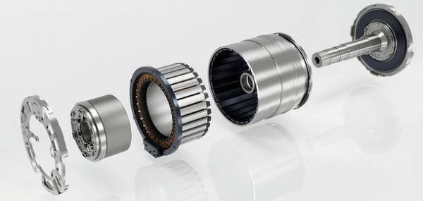 最大加熱約60℃のヒーターを搭載したお湯の力で布製品のしつこい汚れを落とす加熱式カーペットクリーナーを8/22より発売