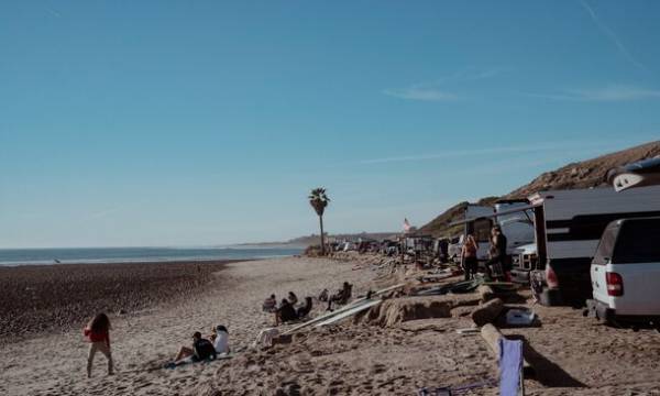 サーフギア＆サーフアパレルのセレクトショップ「Log Surf Lounge」　インポートUSED古着をメインに展開する新コンセプトを発表