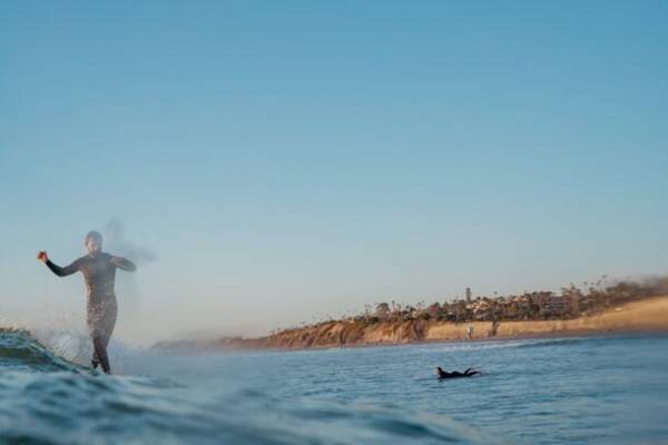 サーフギア＆サーフアパレルのセレクトショップ「Log Surf Lounge」　インポートUSED古着をメインに展開する新コンセプトを発表