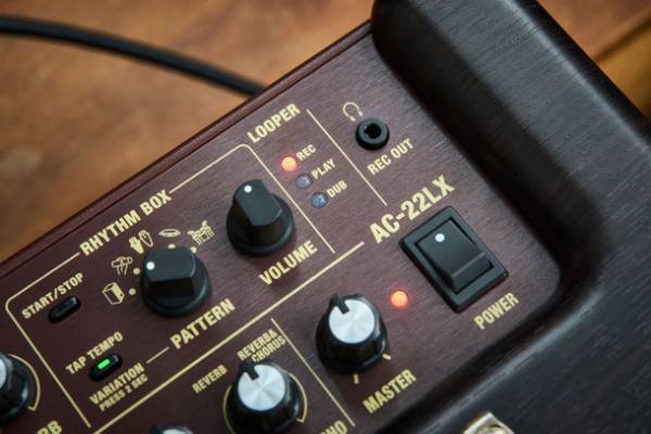 臨場感あふれるサウンドを実現するアコースティック楽器用アンプを発売　～独自の「AIR FEEL」機能が鮮明かつ立体的なマイキング・サウンドを再現～