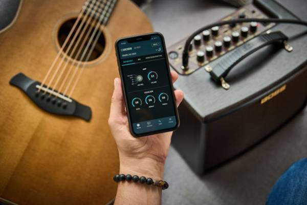 臨場感あふれるサウンドを実現するアコースティック楽器用アンプを発売　～独自の「AIR FEEL」機能が鮮明かつ立体的なマイキング・サウンドを再現～