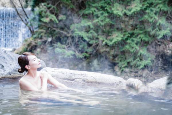 熊本県阿蘇の温泉水と「小国杉」の天然精油を配合したバスオイル“nukka”が、令和5年度優良新商品表彰事業において「優良商品賞」を受賞