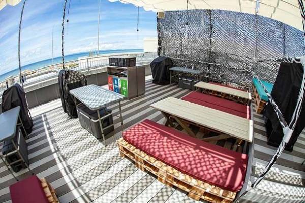 【 沖縄 ダイナソー BBQ PARK 】では、お得な《BBQ・焼肉食べ放題、飲み放題プラン》を8月25日(金)よりスタート！