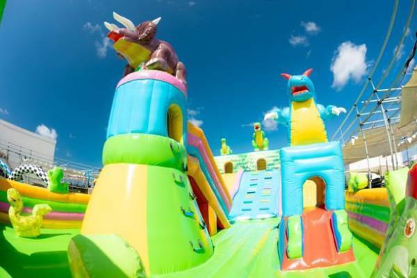 【 沖縄 ダイナソー BBQ PARK 】では、お得な《BBQ・焼肉食べ放題、飲み放題プラン》を8月25日(金)よりスタート！