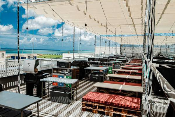 【 沖縄 ダイナソー BBQ PARK 】では、お得な《BBQ・焼肉食べ放題、飲み放題プラン》を8月25日(金)よりスタート！