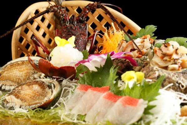 静岡県の旅館「堂ヶ島ニュー銀水」開業50周年記念　東伊豆「稲取銀水荘」と共にプライベート花火を満喫できる特別企画と宿泊プランの販売を開始