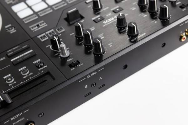 本格的なスクラッチと革新的な新機能を実現する新世代コントローラー「DDJ-REV5」が2023年9月中旬登場