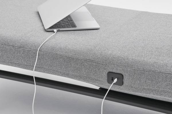 究極のリラックス姿勢へと変化する電動ソファベンチ「BARS」Makuakeで先行販売を開始