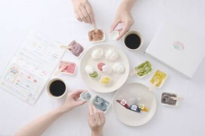 デザインユニット「さだまらないオバケ」が企業と協働体験型菓子「KUMOMONAKA 雲もなか」で新しい弔いのカタチを提案