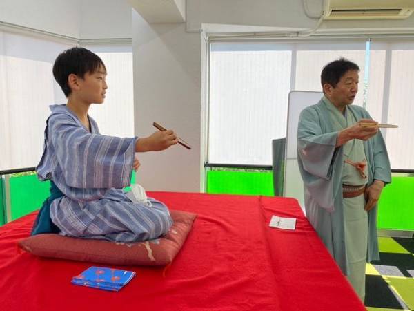 学習塾の「Tasuke塾」が8/19に開催する夏休み自由研究「こどもらくご発表会」観覧者募集！