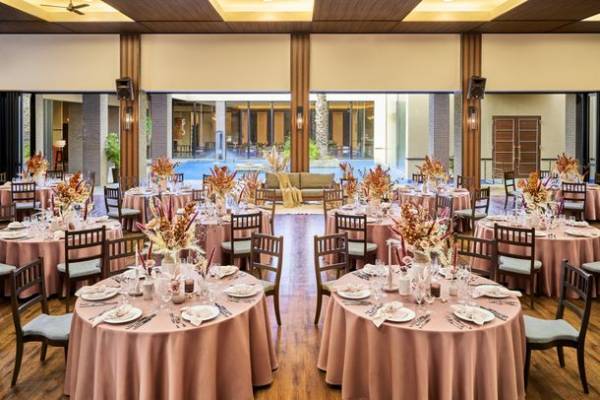 アイランドヒルズ迎賓館佐賀、オープン16周年を記念しチャペル挙式＆花嫁花婿様前撮りプレゼントキャンペーンを開催