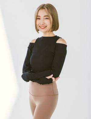 ピラティスインストラクター 小山ゆか.×スポーツウェアブランド『Lee.che リーチェ』のコラボが実現！コラボウェアを9月5日よりオンライン限定で予約販売開始