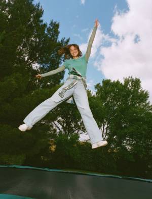 アメリカンイーグルが2023秋コレクションを販売開始　アクティブなライフスタイルに合わせたアイテムが登場