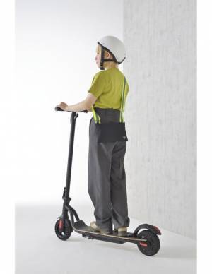 リフレクターを施した肩掛けベルトで夜間視認性を向上！「グレアサコッシュ」発売