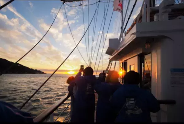 息を呑むほどの美しさ「日本の夕陽百選」を体感　秋の淡路島西海岸サンセットクルーズ　9月～11月、毎週土曜日の13日間限定で開催