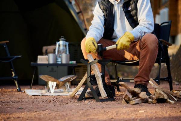 Makuakeで目標達成率1,000％突破！スリムに折りたためて持ち運びに便利な薪割りスタンドが9月9日より一般販売開始