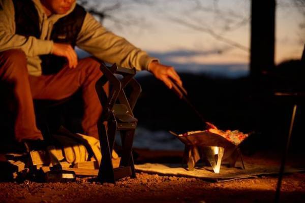 Makuakeで目標達成率1,000％突破！スリムに折りたためて持ち運びに便利な薪割りスタンドが9月9日より一般販売開始