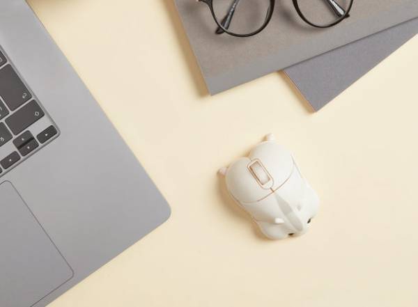 デスクにおしりで癒しを！気分が上がるデスクの上のかわいいこ『おしりマウス』『おしりマウスパッド』8月下旬発売