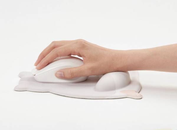 デスクにおしりで癒しを！気分が上がるデスクの上のかわいいこ『おしりマウス』『おしりマウスパッド』8月下旬発売