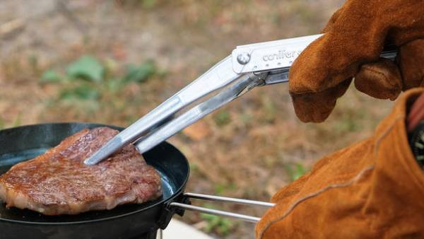 累計5万本突破の「アングルマスター」の新商品　重厚さと精度を兼ね備えたフォールディングトングが9/15発売！