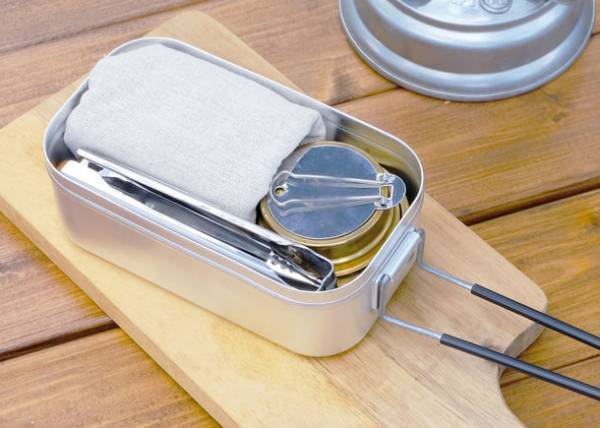 累計5万本突破の「アングルマスター」の新商品　重厚さと精度を兼ね備えたフォールディングトングが9/15発売！