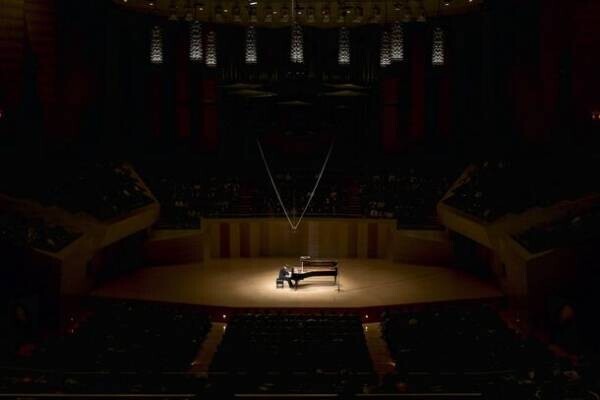サントリーホールにて『安達朋博ピアノリサイタル』10/14(土)開催　大阪サミットでも演奏、前回リサイタルは満席、注目のピアニスト～国際的再評価の著しい“ドラ・ペヤチェヴィッチ”を日本で～